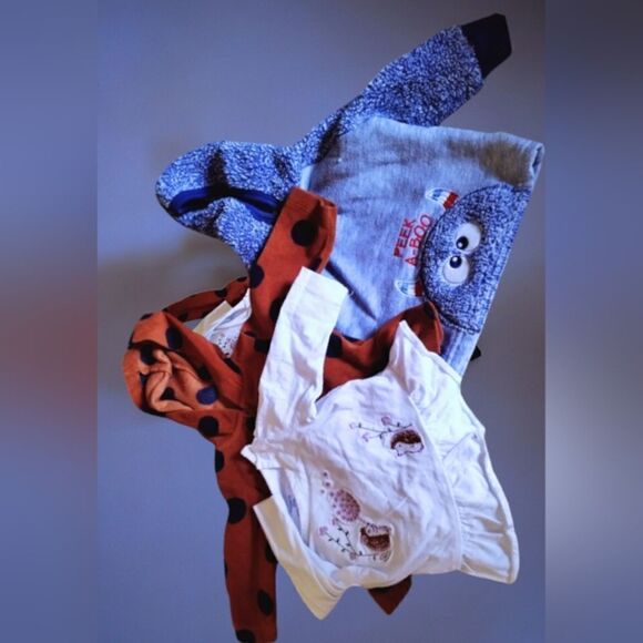 ONSIES/SLEEPERS 0-3 MONTHS BABY 26 various brands DISNEY/CARTERS/OLD NAVY CLEAN! - Picture 11 of 16